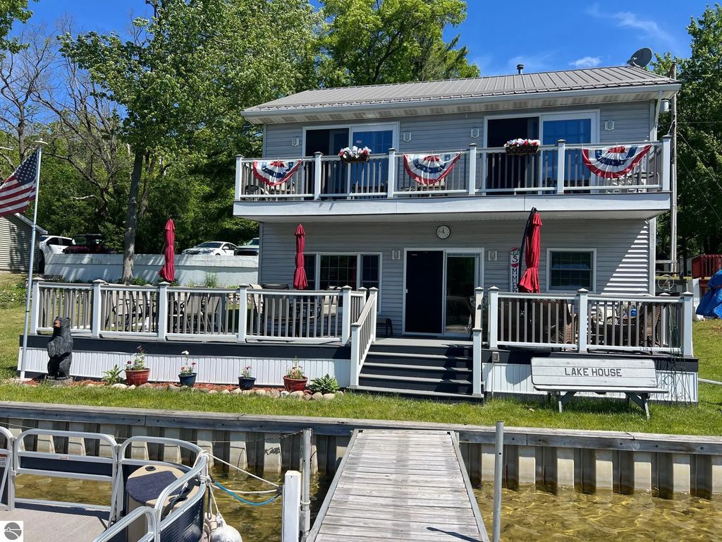 1516 Forest, Harrison