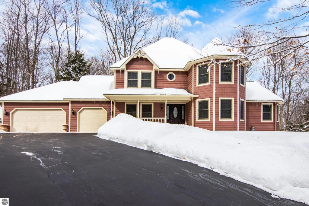 10057 E Leeward Shores Drive, Traverse City