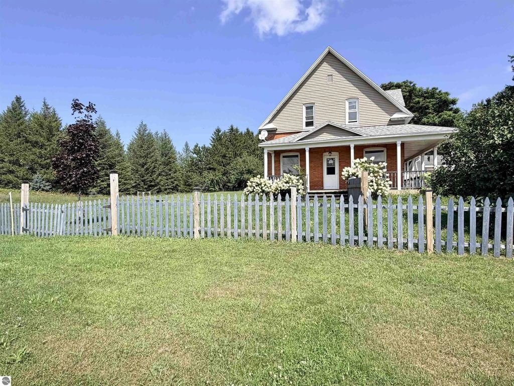 10891 S Lucas Road, McBain