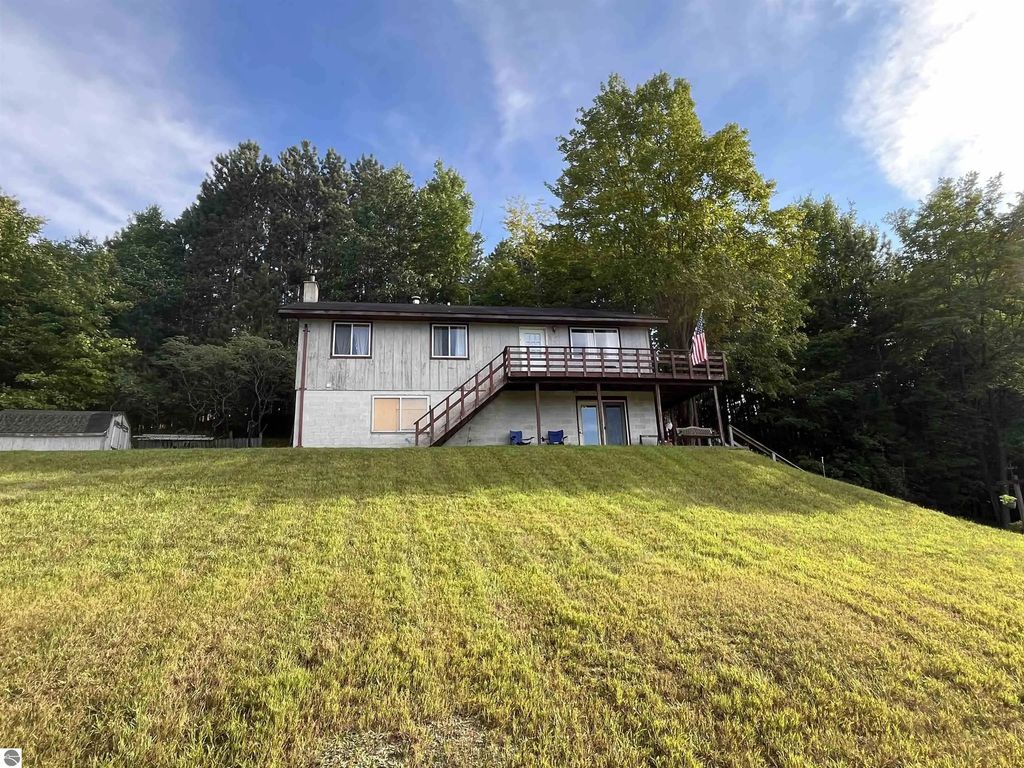 10420 Maple View Drive, Central Lake