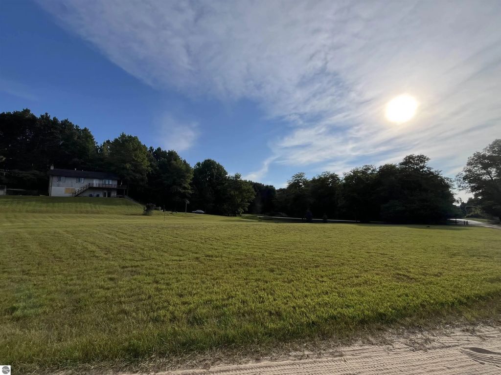 10420 Maple View Drive, Central Lake