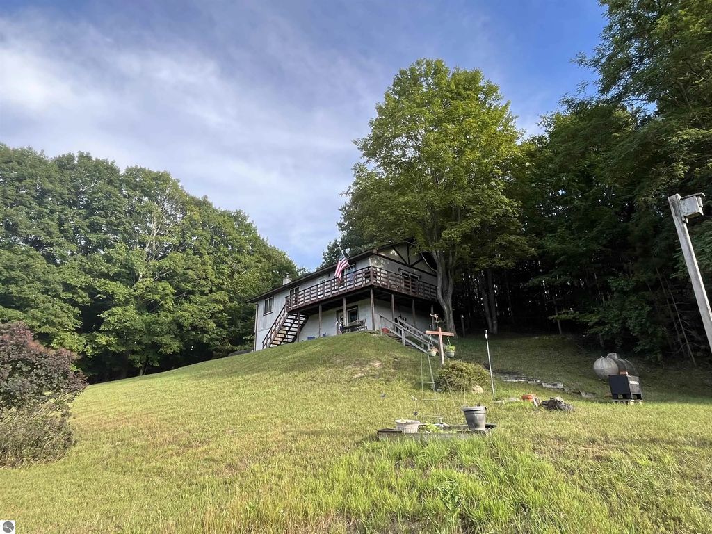10420 Maple View Drive, Central Lake