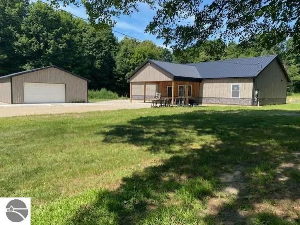 802 W 4 Road, Buckley
