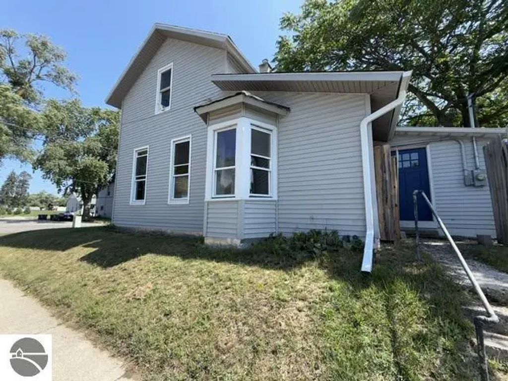 251 5th Avenue, Manistee