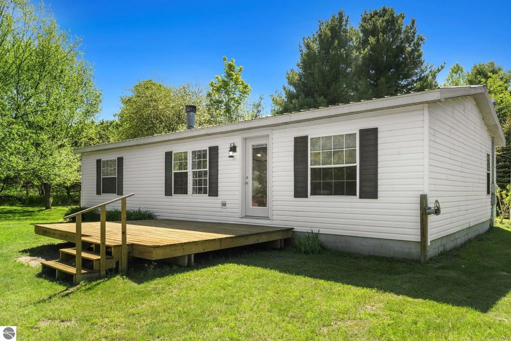 1741 N Haze Road, Beulah