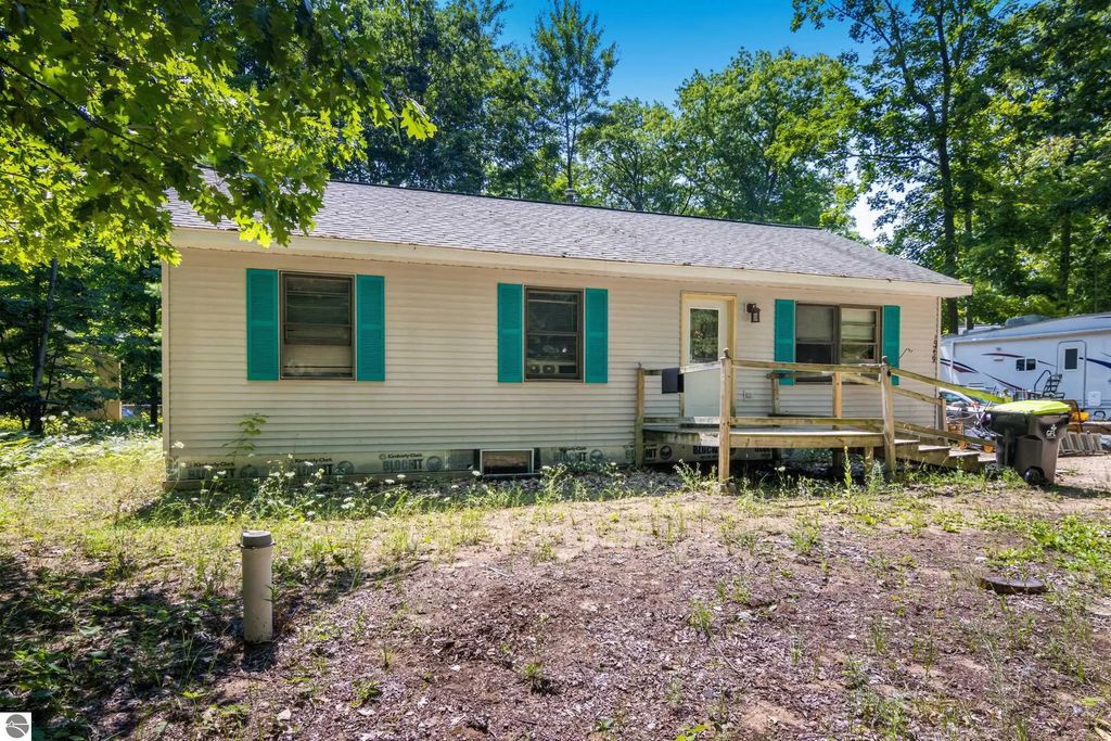 19239 Oak Hollow Drive, Lake Ann