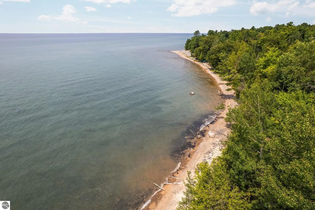 11167 Lakeshore Drive, Charlevoix