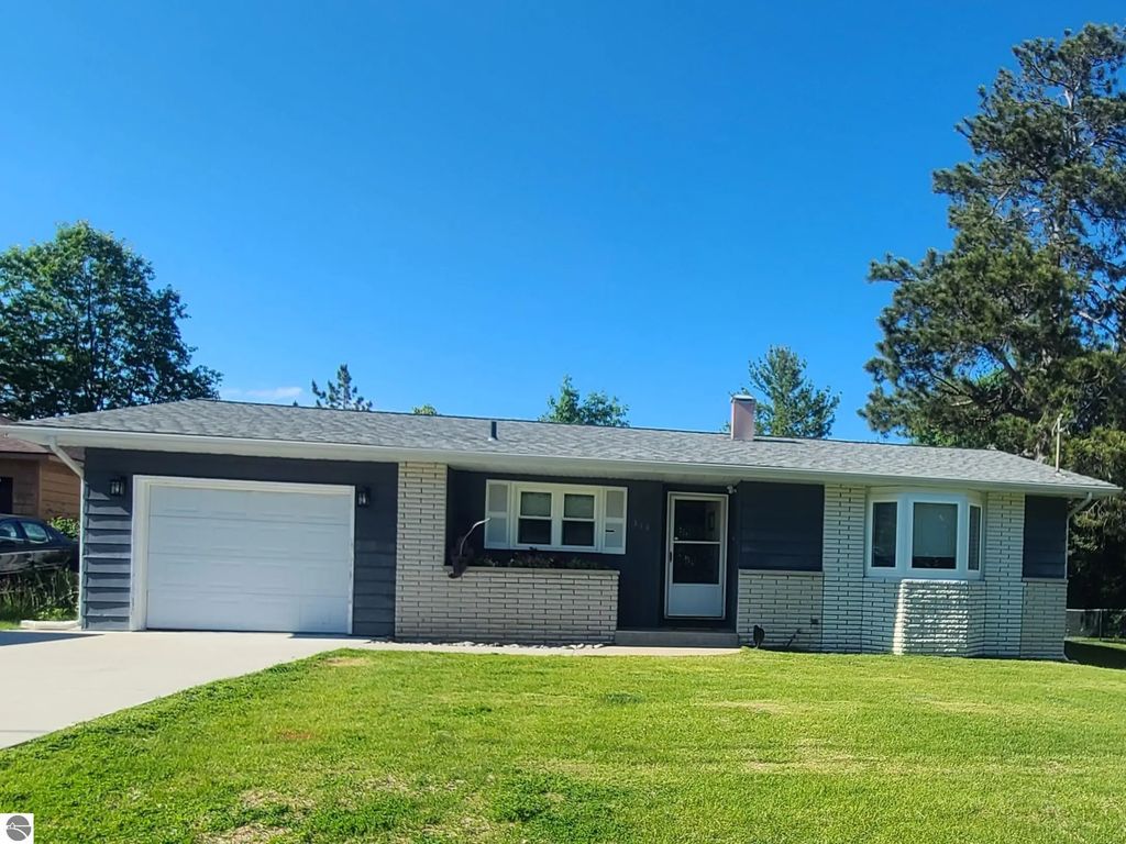 314 W Michigan Avenue, Oscoda
