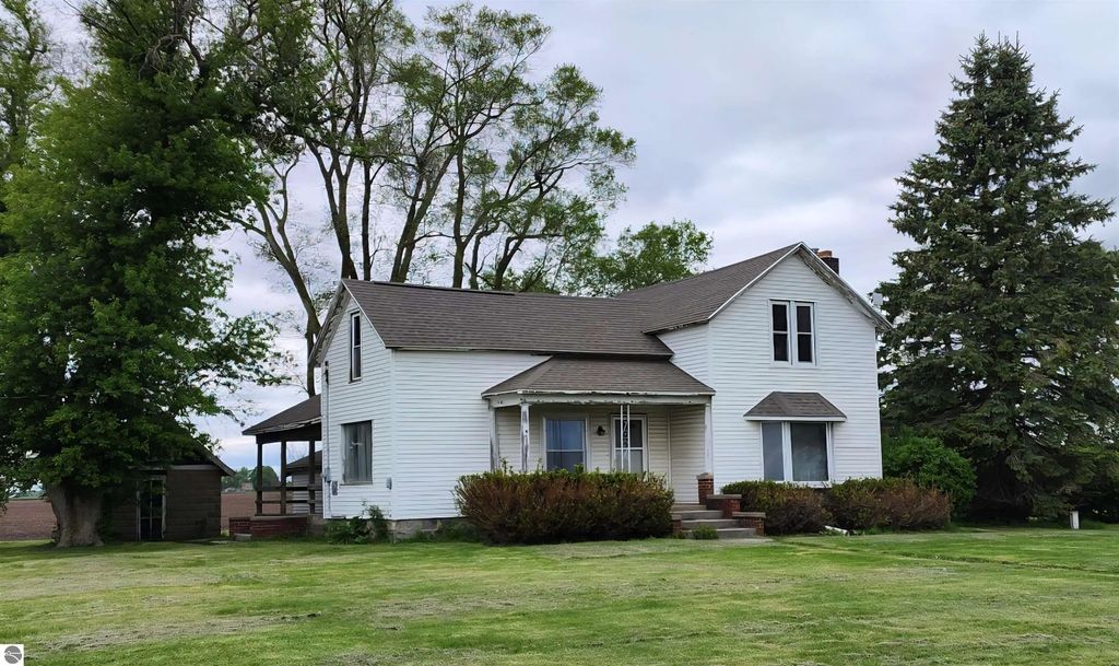 4893 N Winans Road, Alma