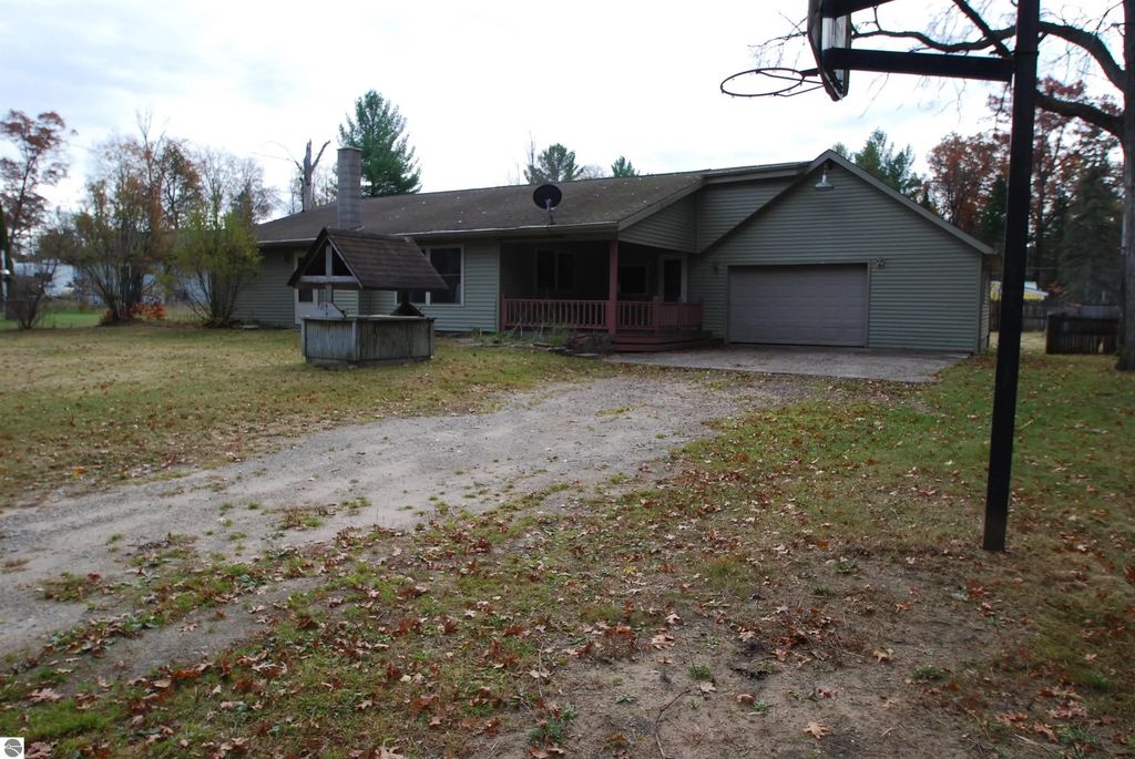 1532 Rabbit Track Drive, Alger