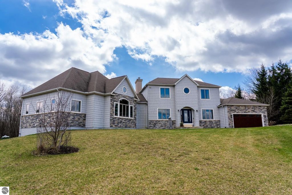 3195 S Rolland Road, Remus