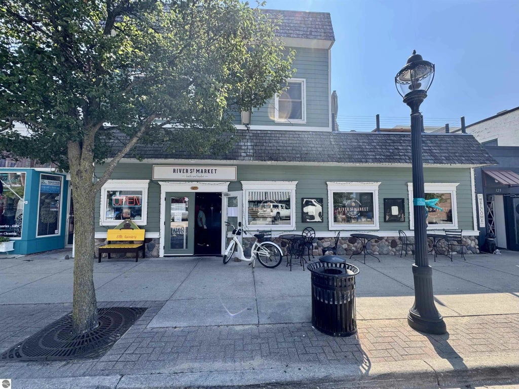 127 River Street, Elk Rapids