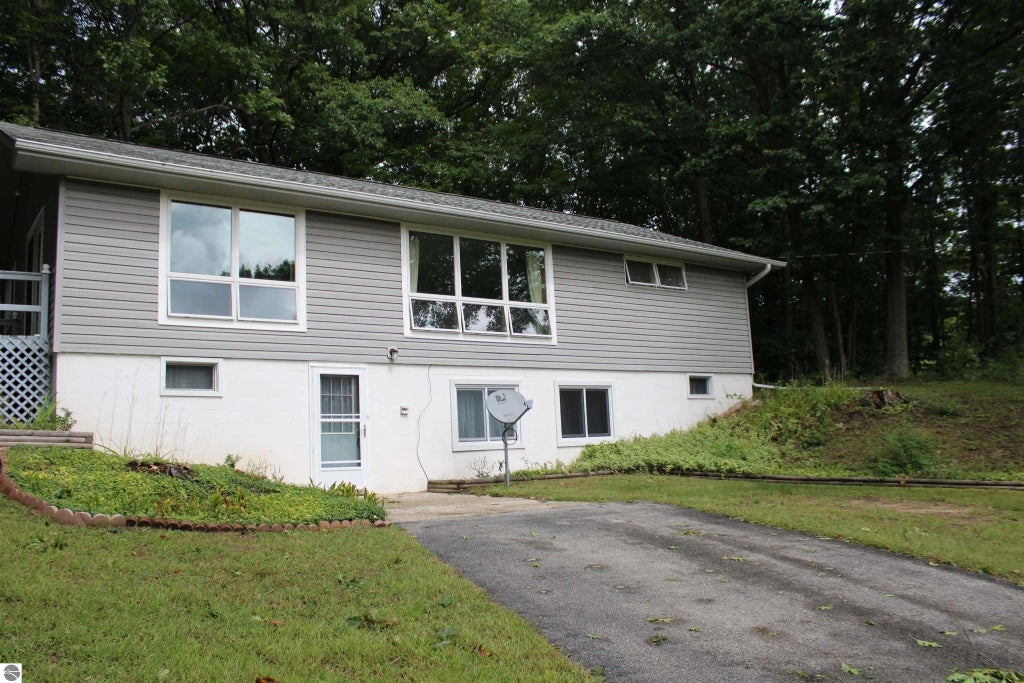 4290 Johnson Road, Frankfort