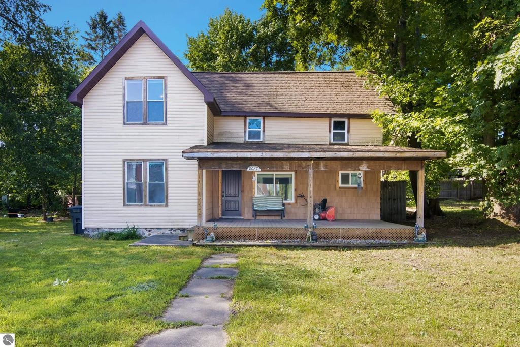 8087 W State Street, Central Lake