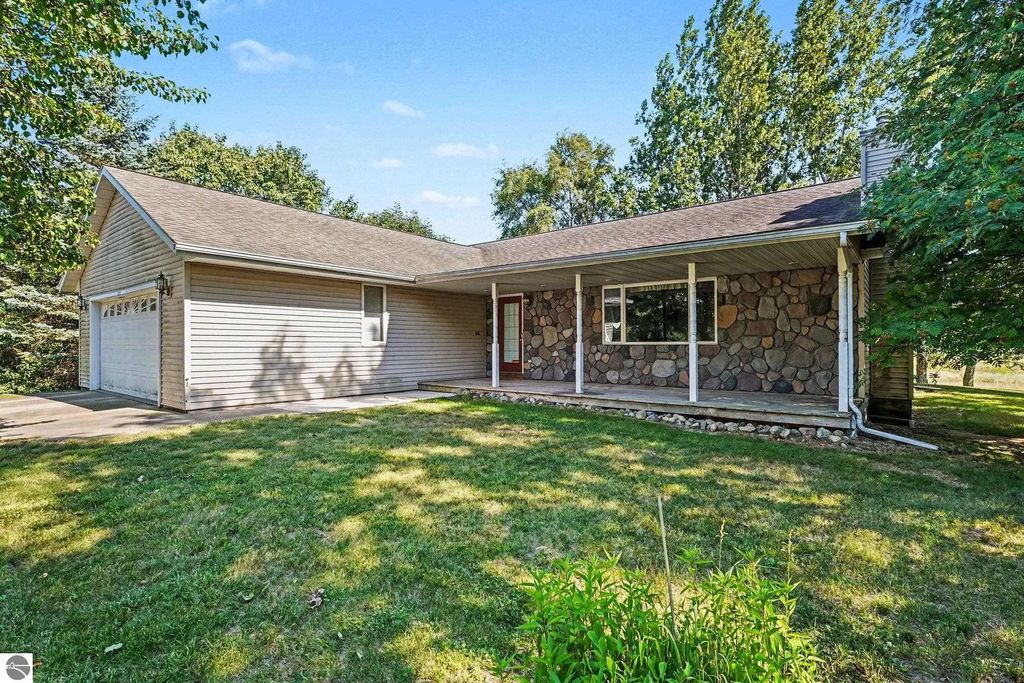 935 S Crawford Road, Mt Pleasant