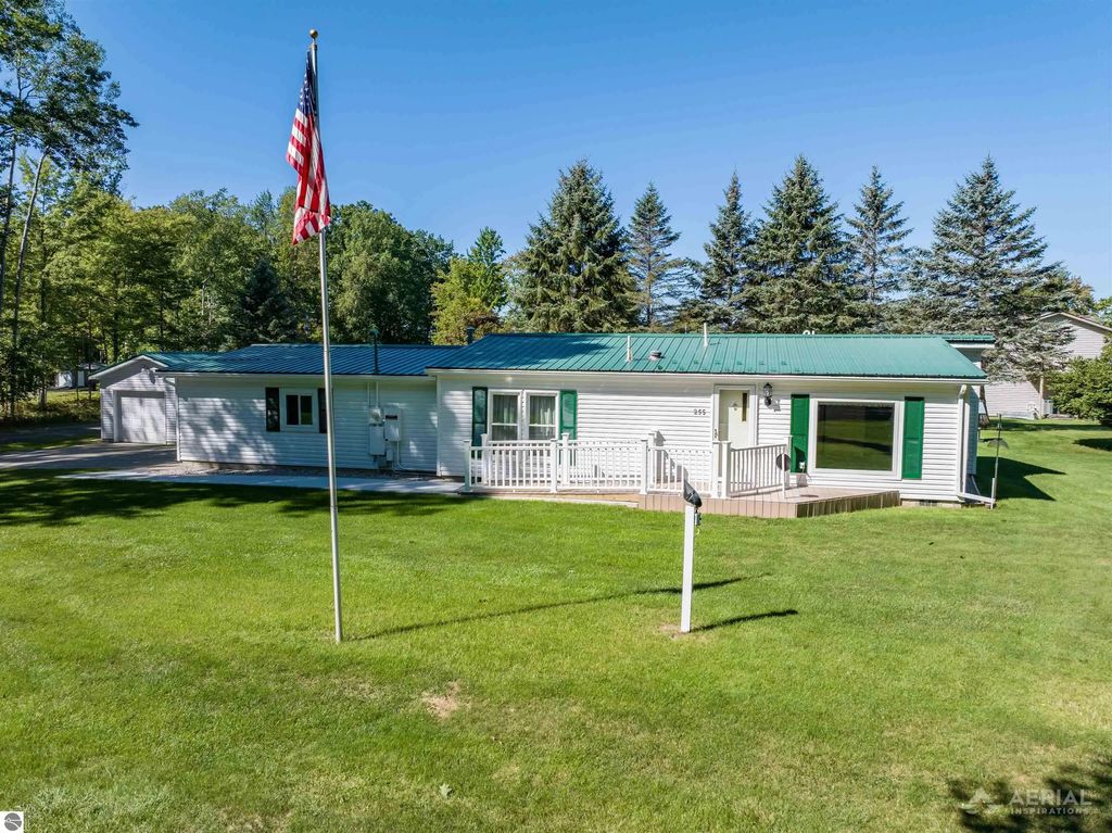 255 East Side Drive, Lupton