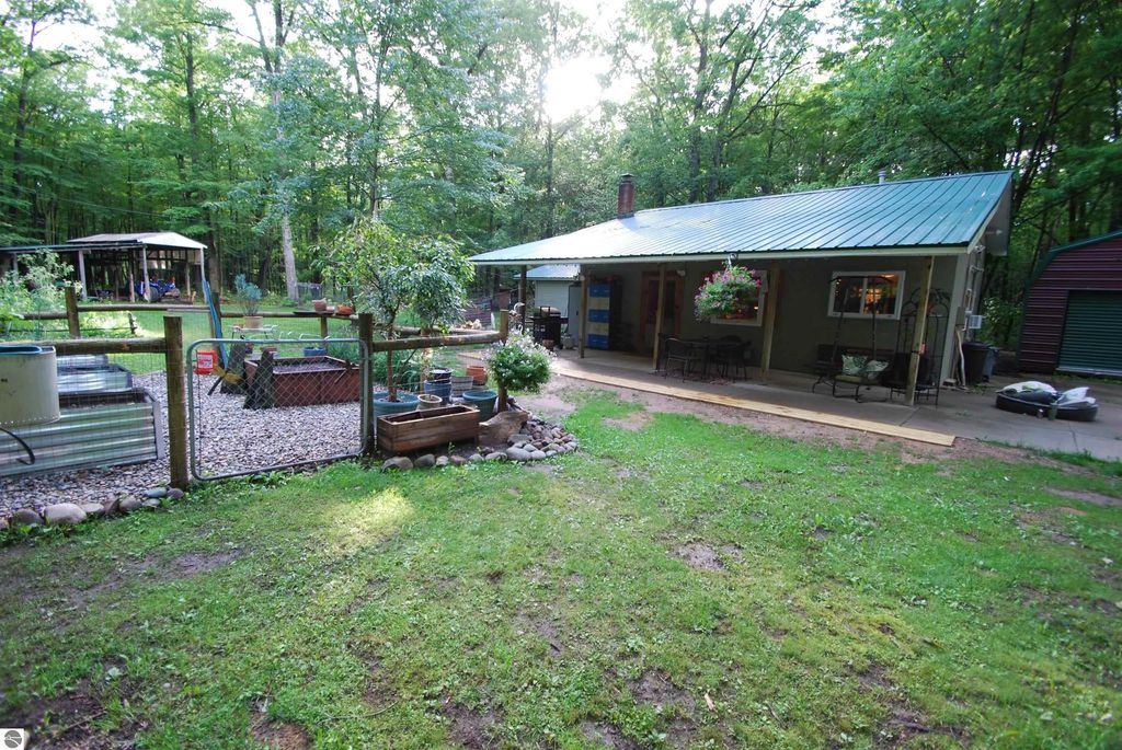 3195 W Sage Lake Road, West Branch