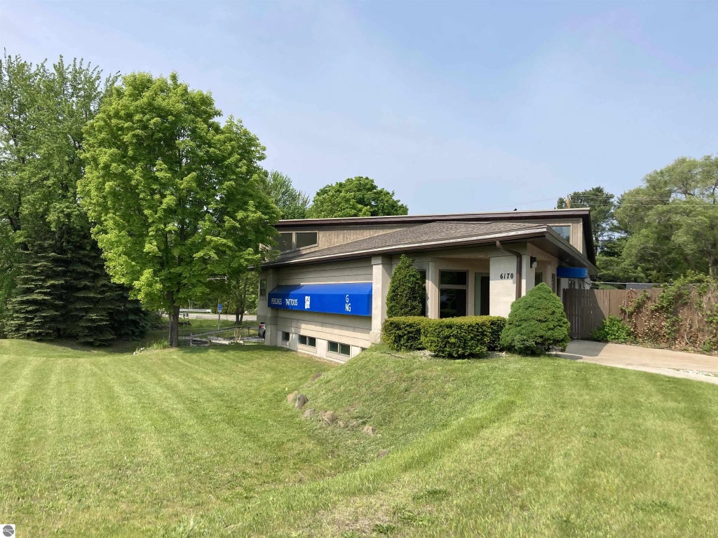 6170 Us-31 N, Williamsburg