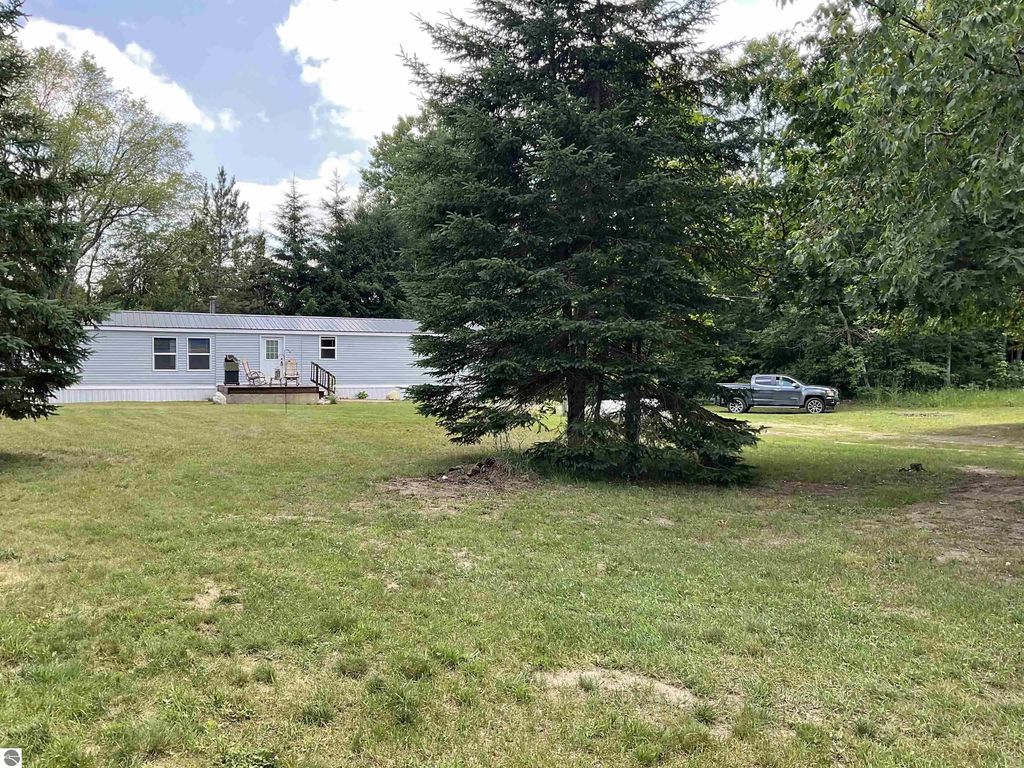 10694 Freeman Road, Mesick