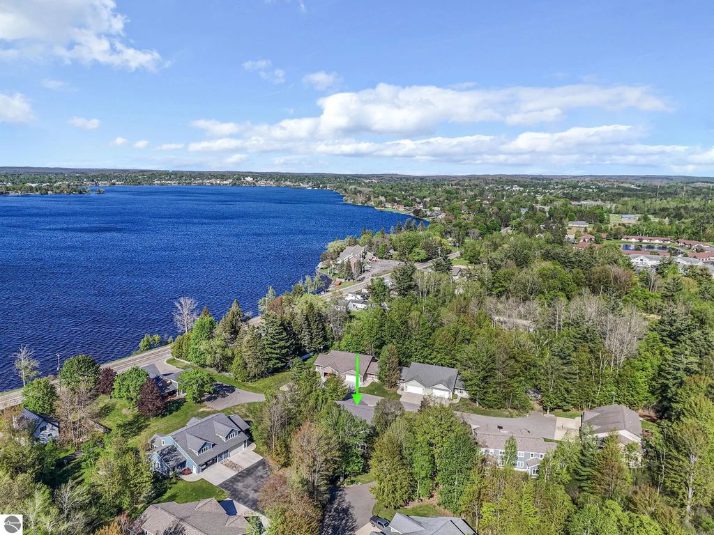 118 Davidsen Shores Drive #17, Cadillac
