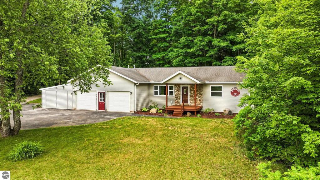 3443 Nw American Way, Williamsburg