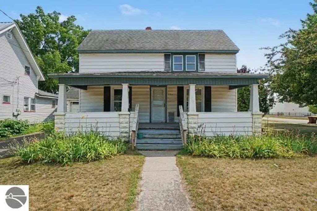 221 W Center Street, Alma