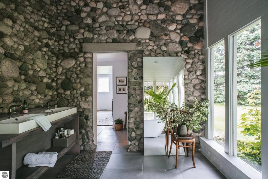 1435 S French Road, Lake Leelanau