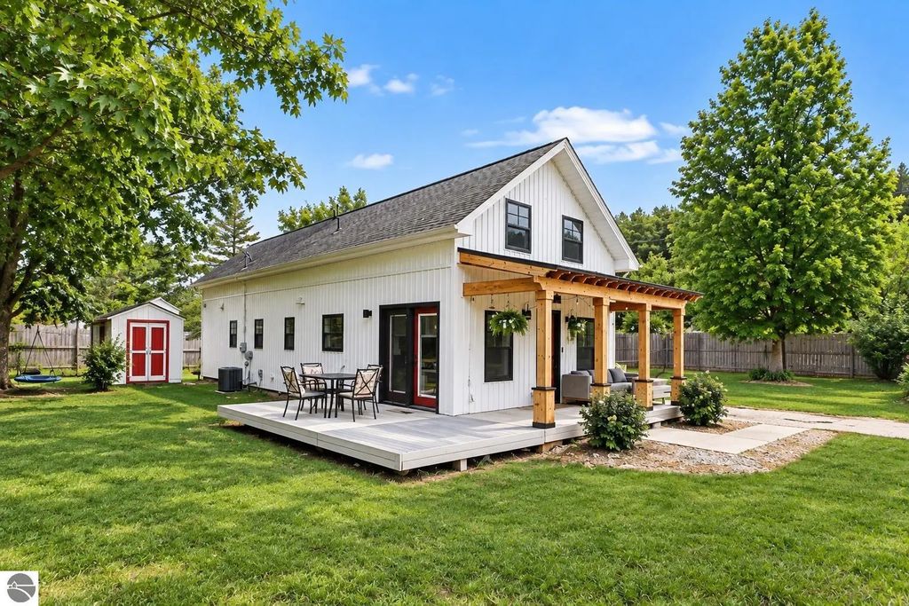 2299 Church Street, Kingsley