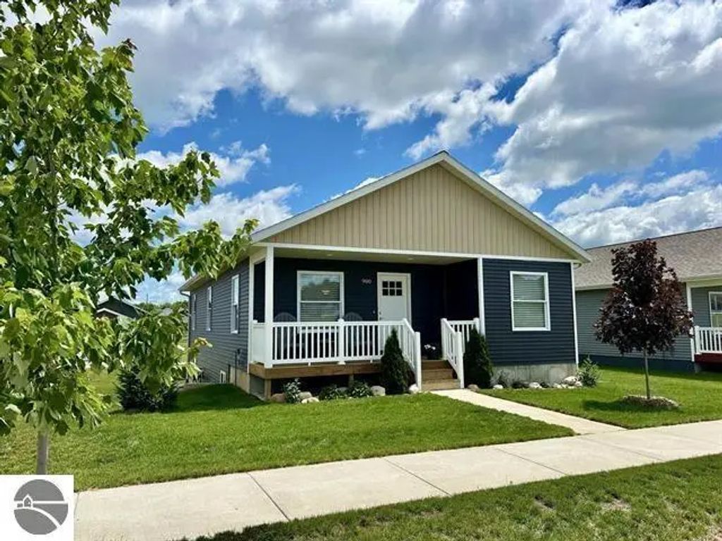 806 Sepia Street, Traverse City
