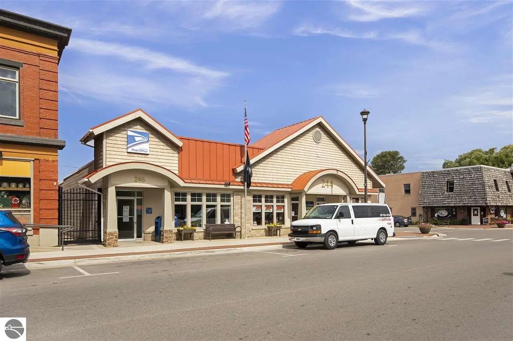 244 S Benzie Boulevard #ll4, Beulah