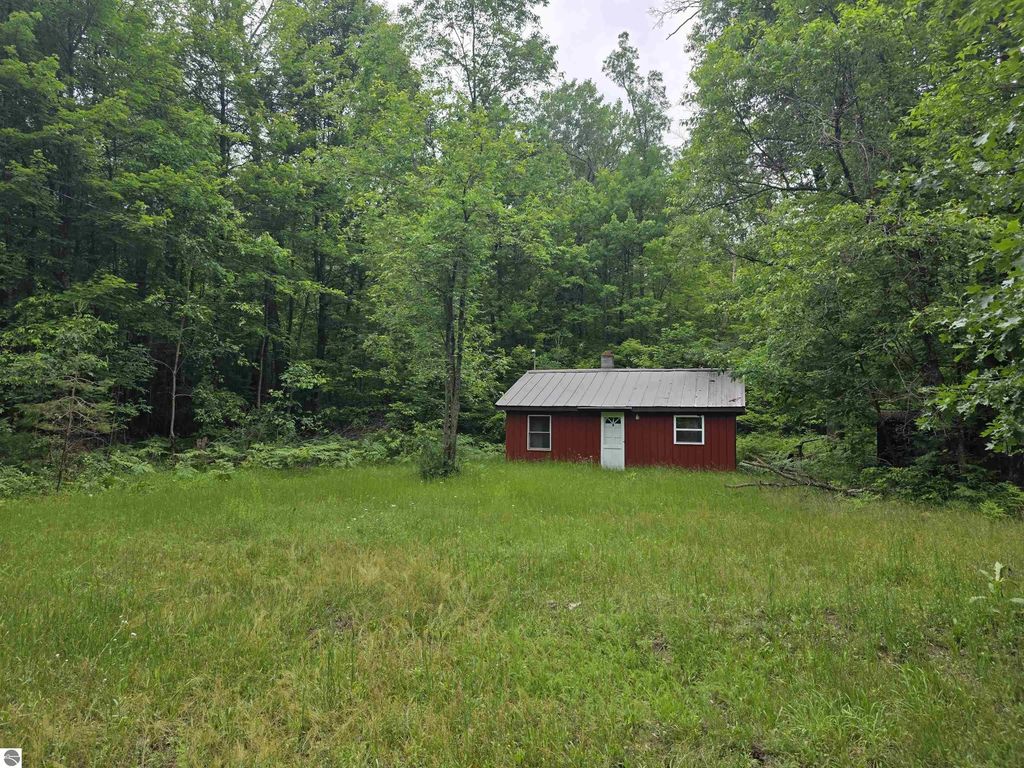 6300 Kerr Trail, Hale