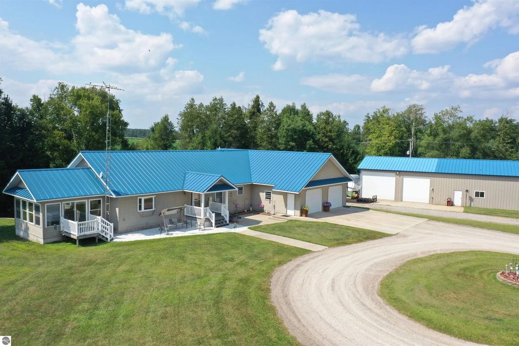 125 W Gallagher Road, West Branch