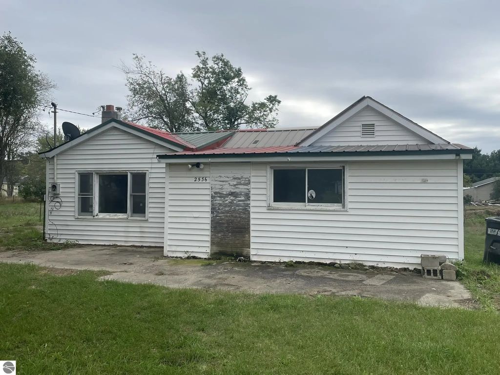 2536 E Michigan Avenue, Lupton