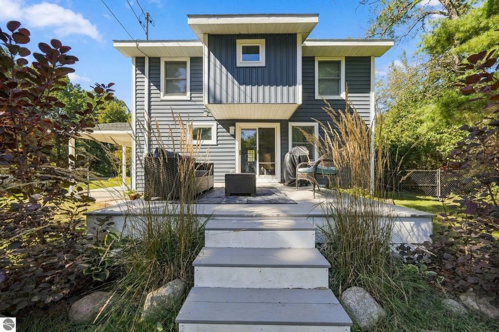 707 Pine Street, Elk Rapids