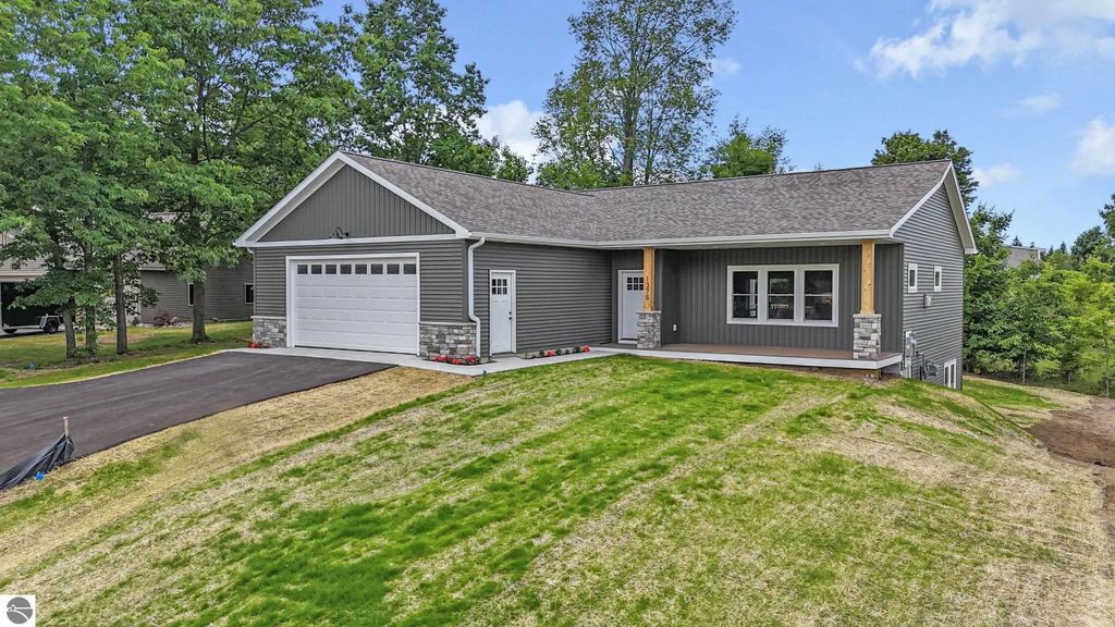 1376 Nightingale Lane, Kingsley