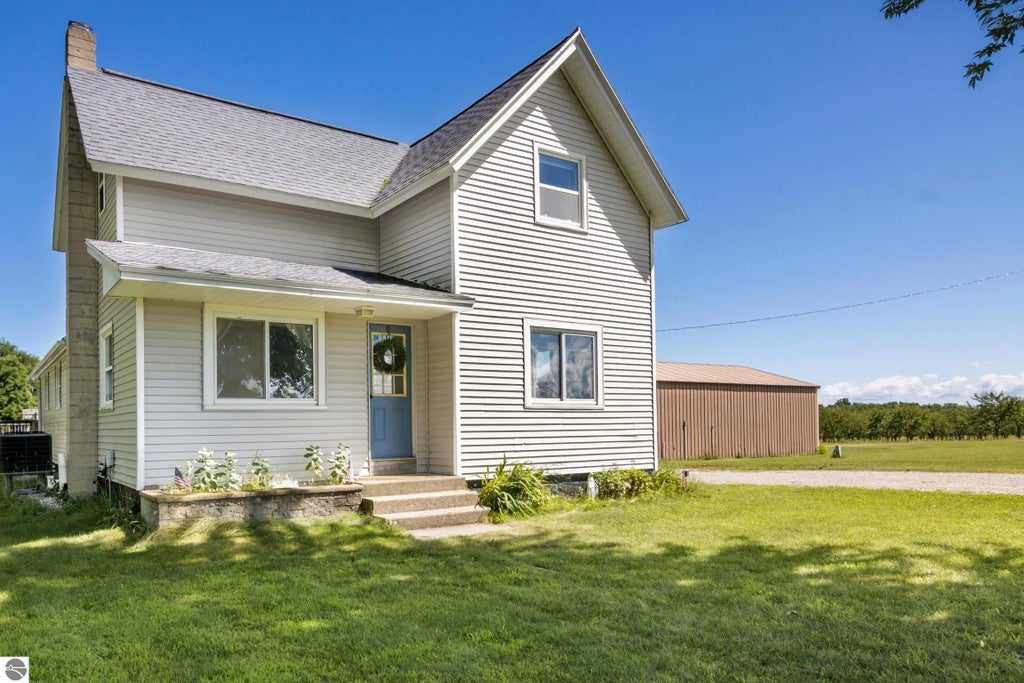 8511 S Center Highway, Traverse City