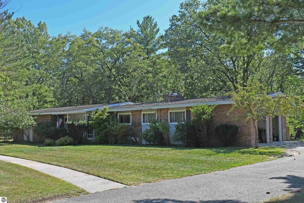 9214 Rhode Island Circle, Oscoda
