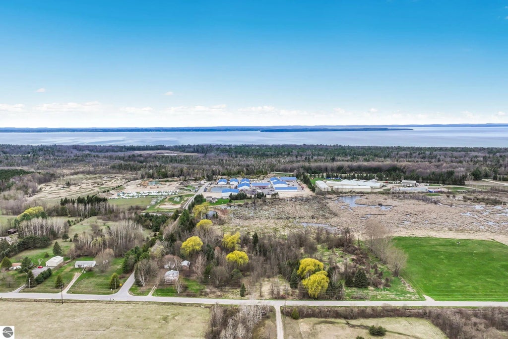 Quarterline Road, Kewadin