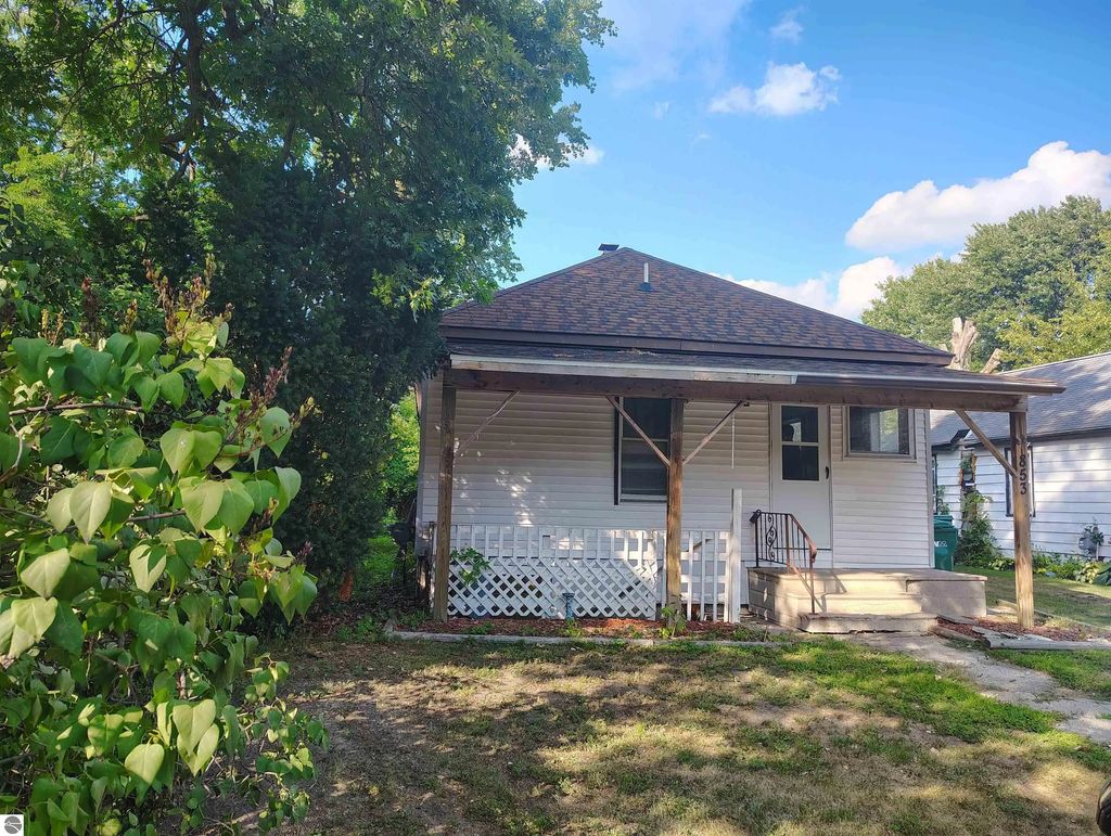 853 Shady Shore Drive, Bay City