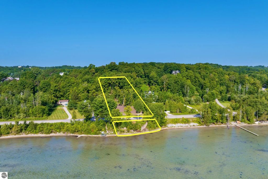 4800 S West Bay Shore Drive, Suttons Bay