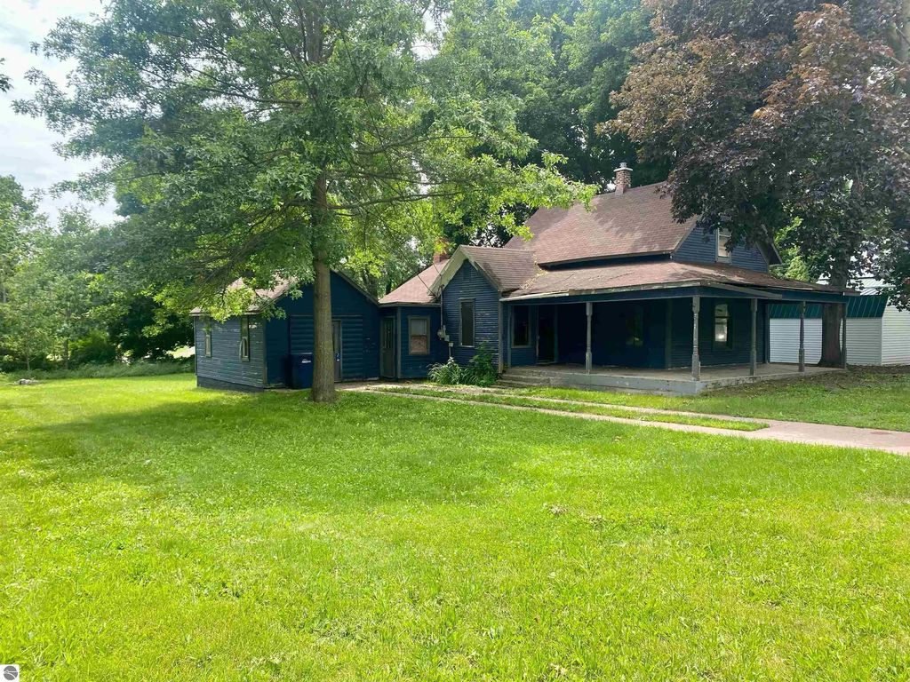 416 E Maple Street, McBain