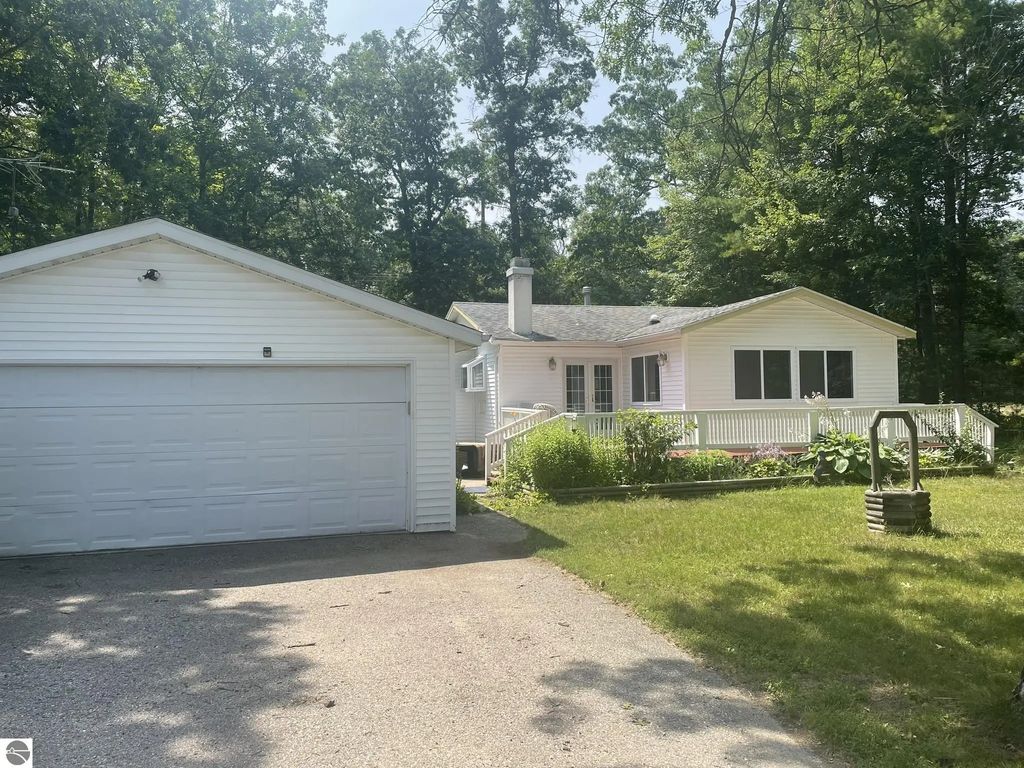 3779 W Rose City Road, West Branch