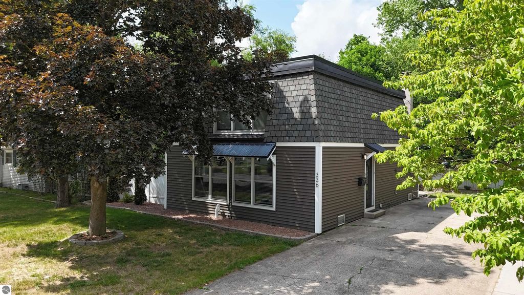 326 John Street, Clare