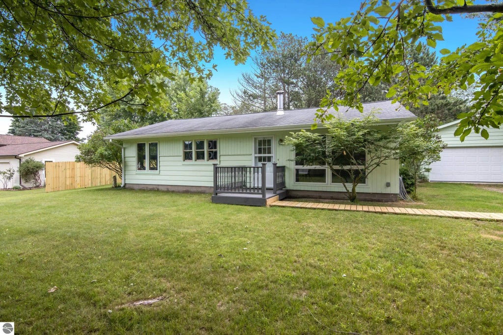 11075 S Lacore Road, Empire