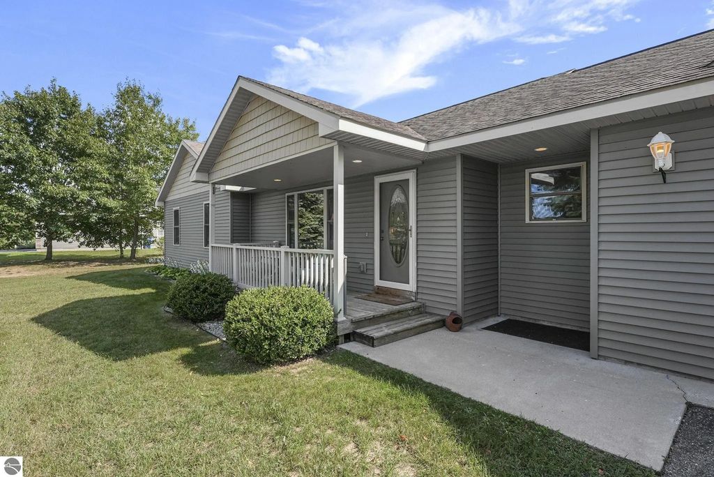 6279 Jeffrey Place, Grawn
