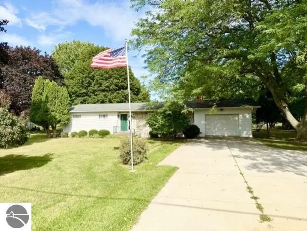 1307 S State Road, Ithaca