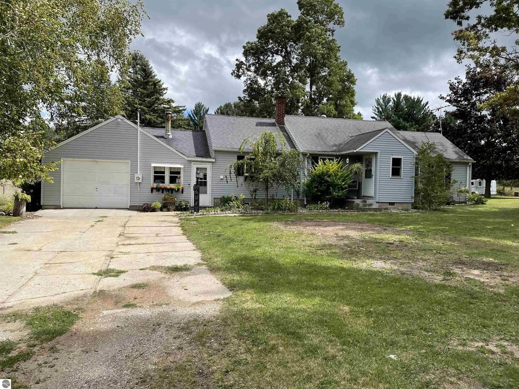 4658 N Croswell Road, Alma