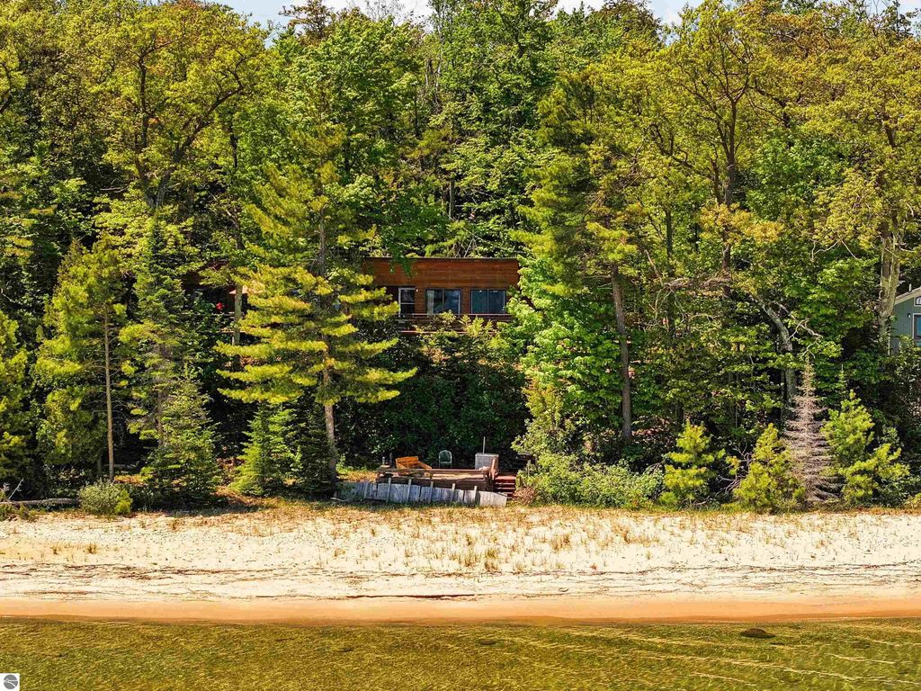 30520 East Side Drive, Beaver Island