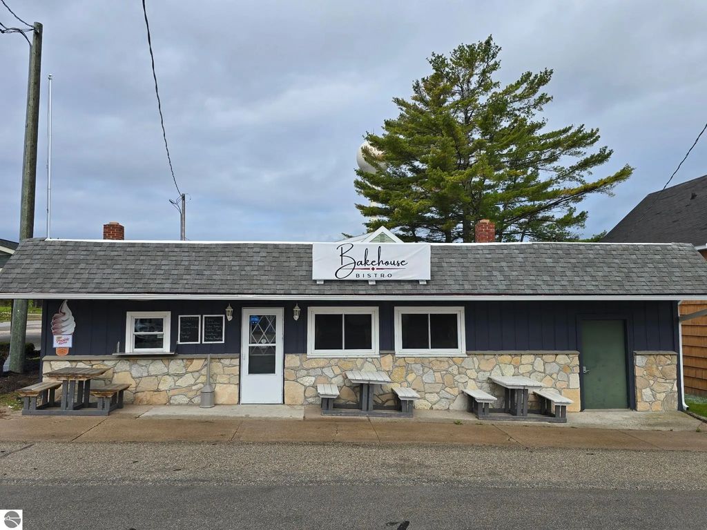 168 S Ontario Street, De Tour Village