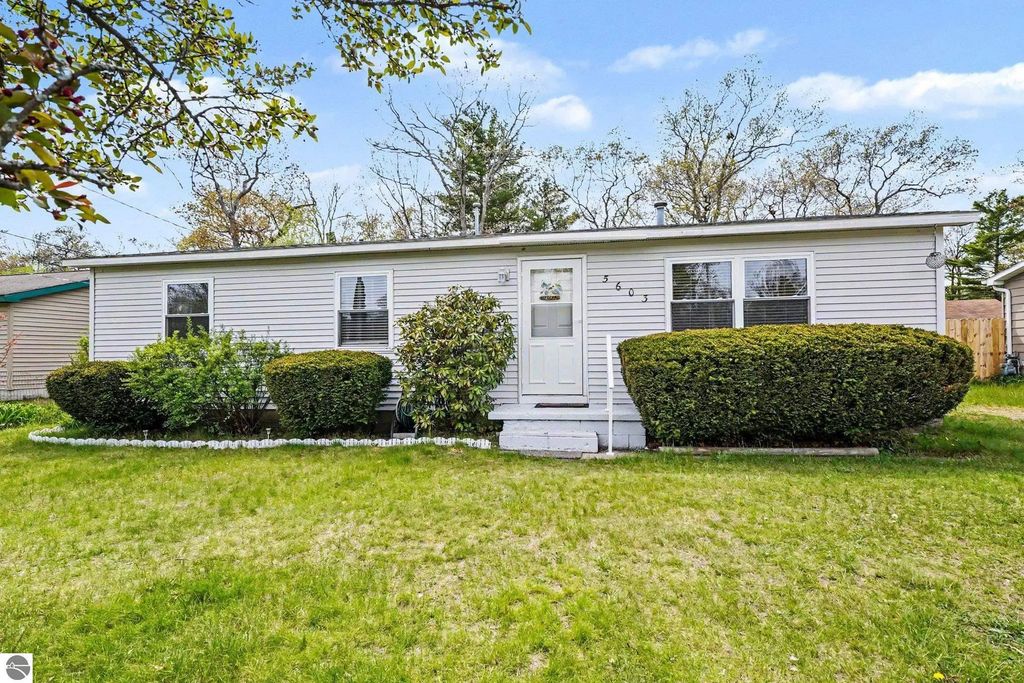 5603 Cedar Lake Road, Oscoda